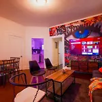 Hip And Cozy 2Br Miami Apartment
