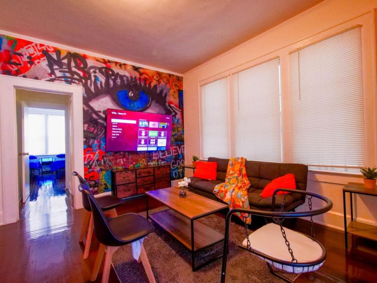 Hip And Cozy 2br